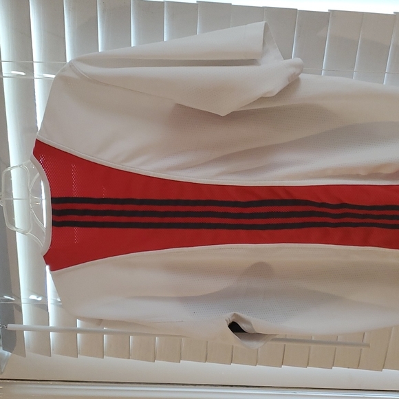 Adidas shirt size medium. - Picture 2 of 4